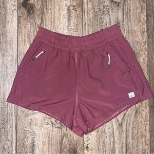 Vuori Dash Short in Desert Rose Size Small